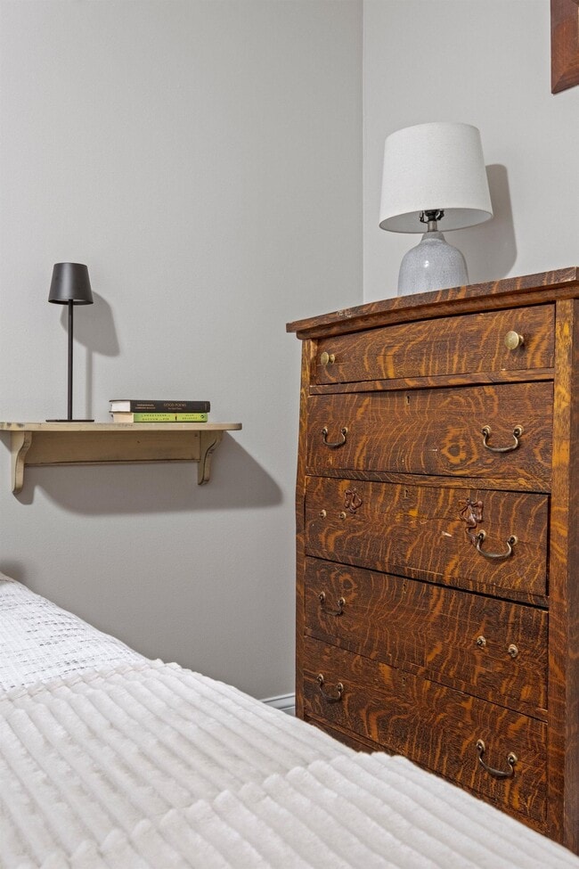 Building Photo - 5 Blackstone Dr