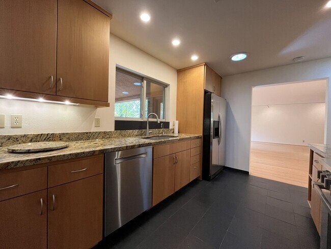 Building Photo - Charming Portland Home with Garden Oasis, ...