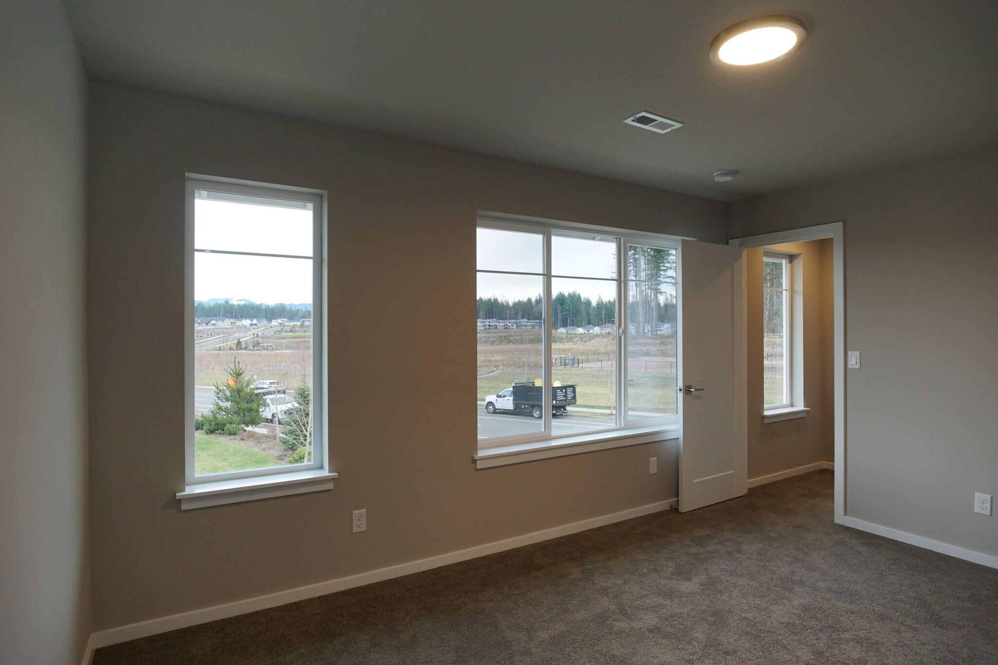 Building Photo - 23068 Alder Ln SE