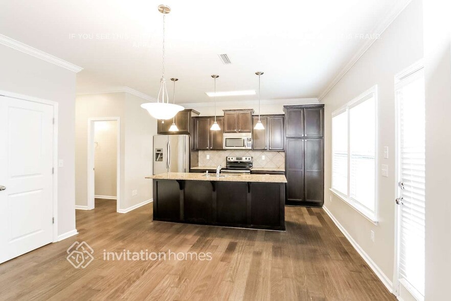 Building Photo - 14230 Lake Crossing Dr