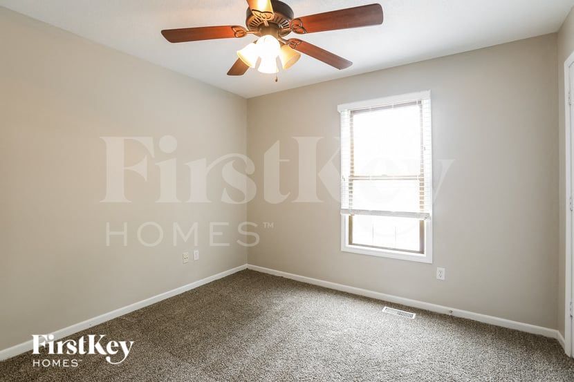 Building Photo - 8236 N Hope Ave