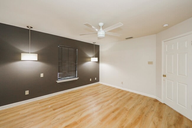 Building Photo - 9001 Taiga Ct