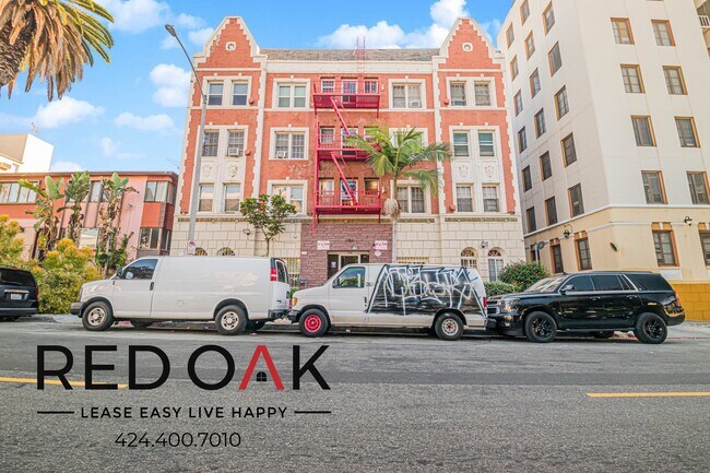 Building Photo - 454 S Catalina St