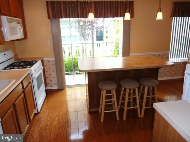 Building Photo - 2505 Saxony Dr