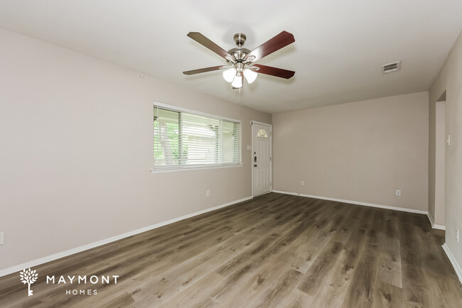Building Photo - 725 Hurstview Dr