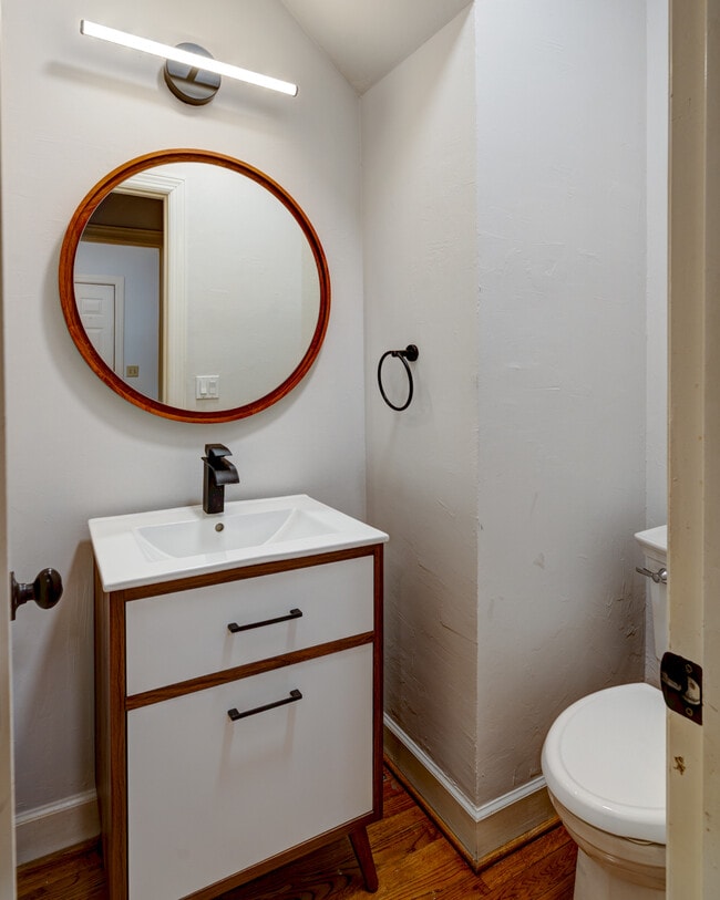 Building Photo - 60 Ravenwood Hills Cir