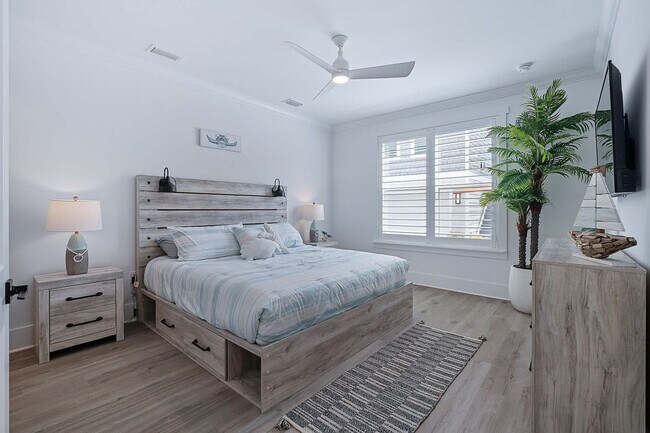 Building Photo - 5484 3rd St