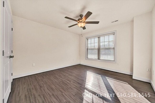 Building Photo - 6982 Linn Cove Court