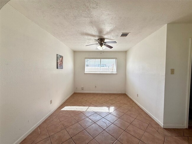 Building Photo - 9350 Guywood St