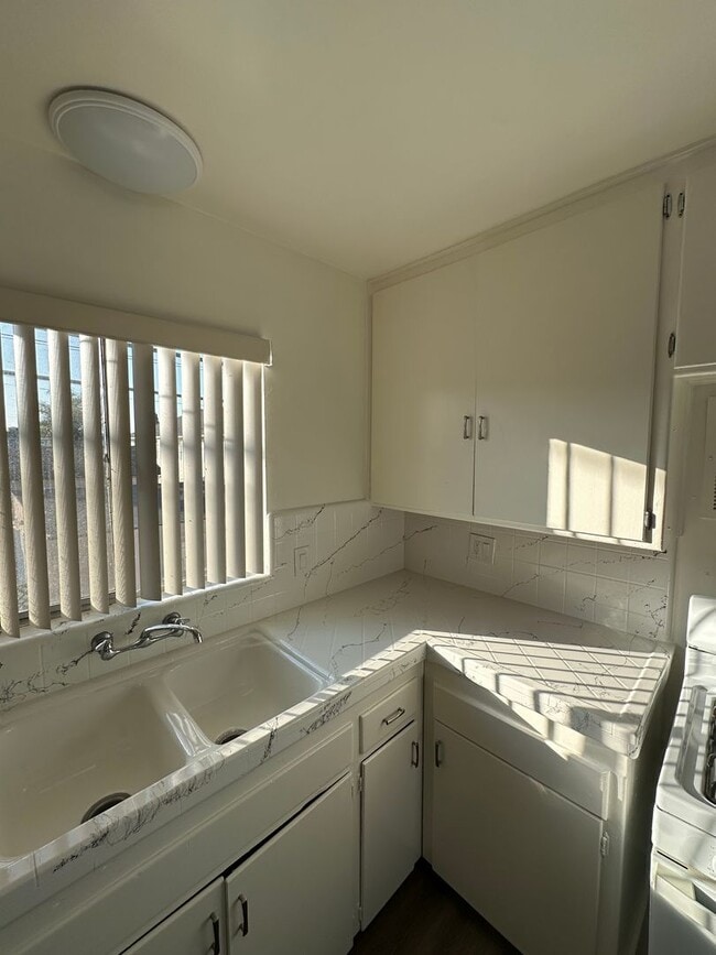 Building Photo - 4640 1/2 36th St.-