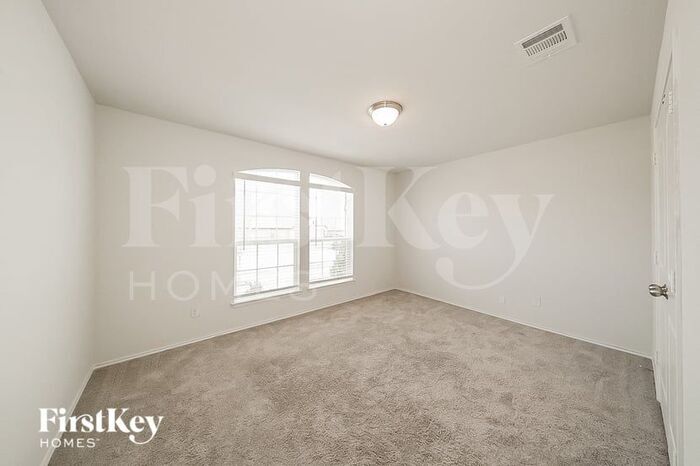 Building Photo - 2552 Silver Fox Trl