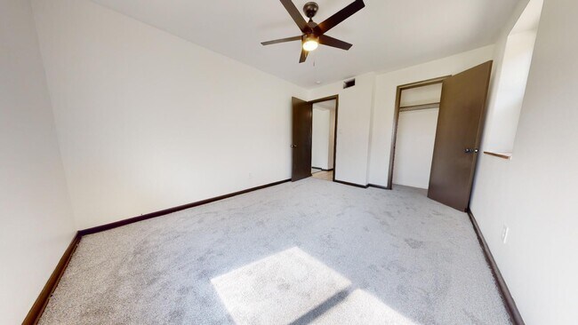 Building Photo - Parma - Ridgewood Lofts - 1 bedroom unit.