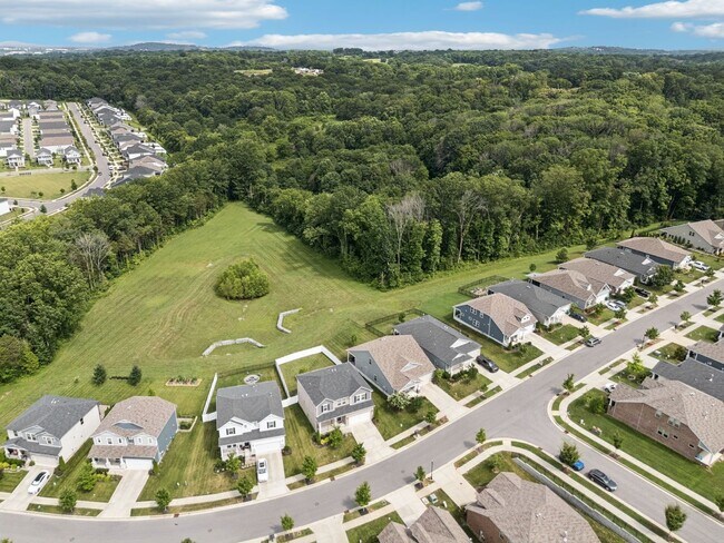 Building Photo - Clover Glen Rental
