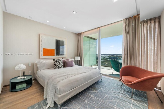 Building Photo - 10203 Collins Ave