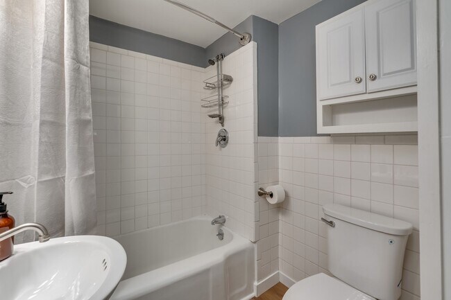 Building Photo - **Furnished Winter Rental** - Sackets Harbor