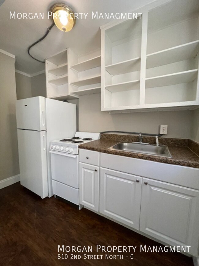 Building Photo - 810 2nd St N