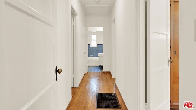 Building Photo - 624 15th St