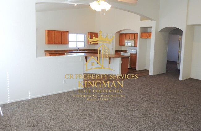 Building Photo - Beautiful 3+2 Split Floor plan home - Near KRMC Hualapai Mountain Campus