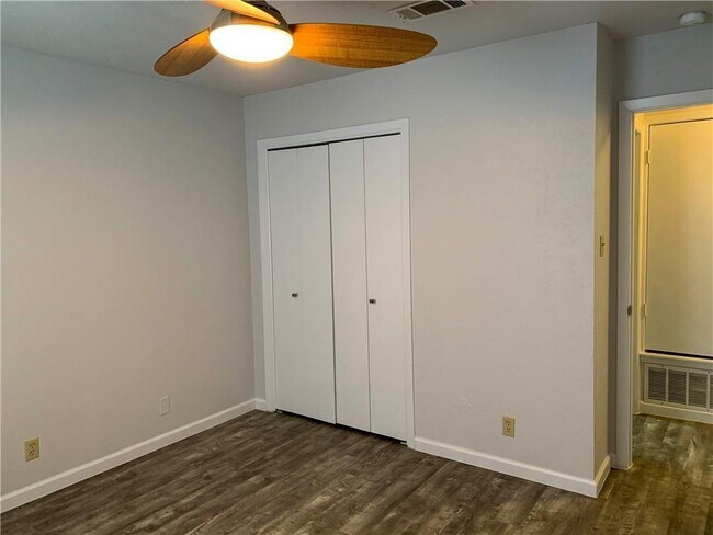 Building Photo - 610 Buckskin Dr