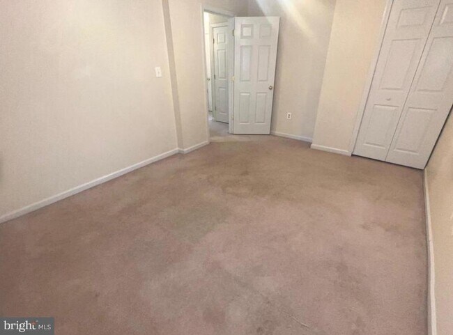Building Photo - 9241 Greenshire Dr
