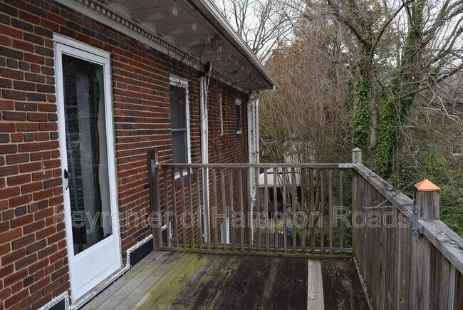 Building Photo - 4809 Colonial Ave