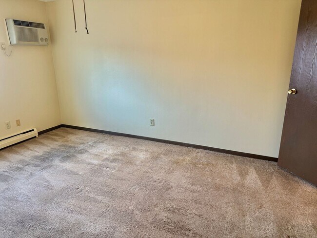 Interior Photo - 830 Nebraska Ave