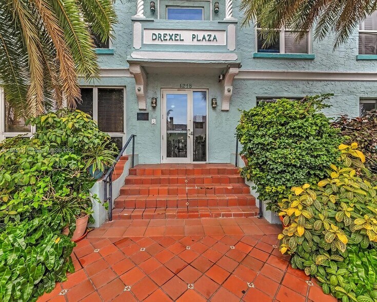 Building Photo - 1218 Drexel Ave