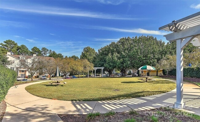 Building Photo - 17109 Red Feather Dr