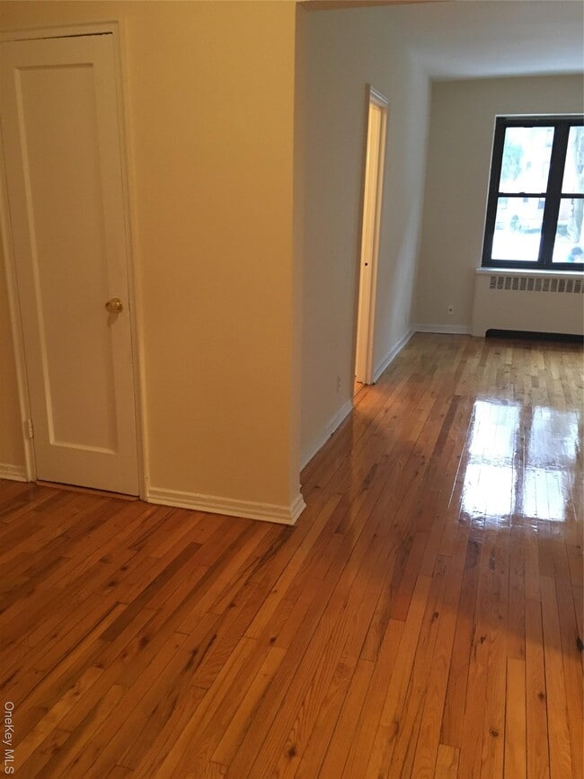 Building Photo - 23 Schenck Ave