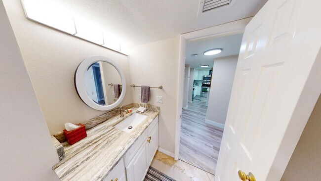 Building Photo - 5855 Midnight Pass Rd