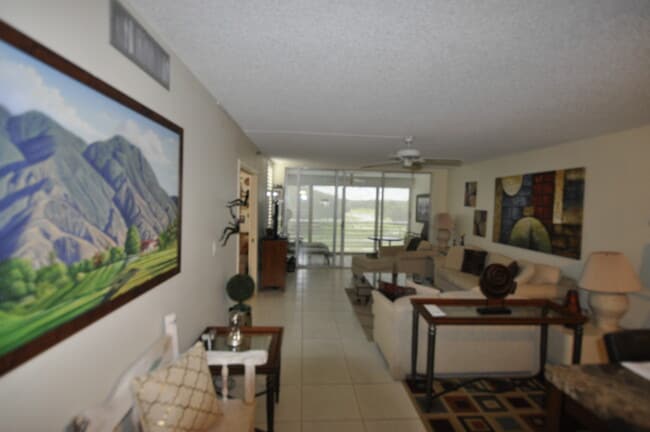 Building Photo - 3510 Oaks Way