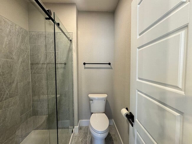 Building Photo - For Rent – 100 Brooklyn Dr, Canyon Lake, T...