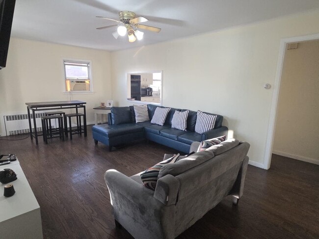 Building Photo - 1410 45th St