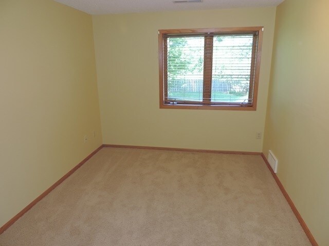 Building Photo - SUBLEASE AVAILABLE NOW