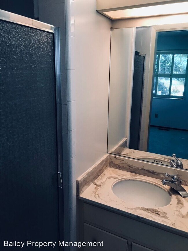 Building Photo - 2 br, 1.5 bath House - 49 Grandview