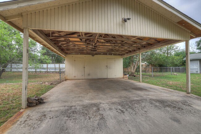 Building Photo - 334/336 Craddock