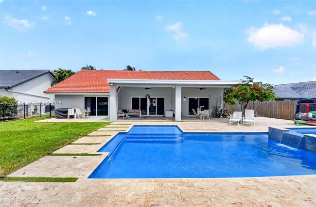 Building Photo - 9592 Majestic Way