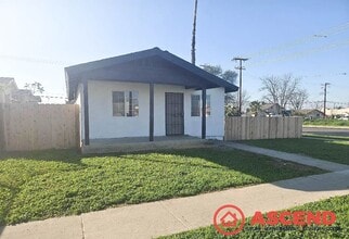 Building Photo - 3 Bedroom | 1 Bathroom Apartment — Delano