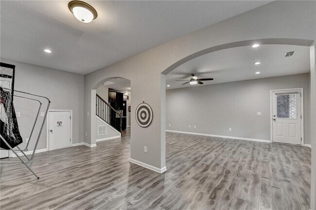 Building Photo - 11653 Parkside Ave