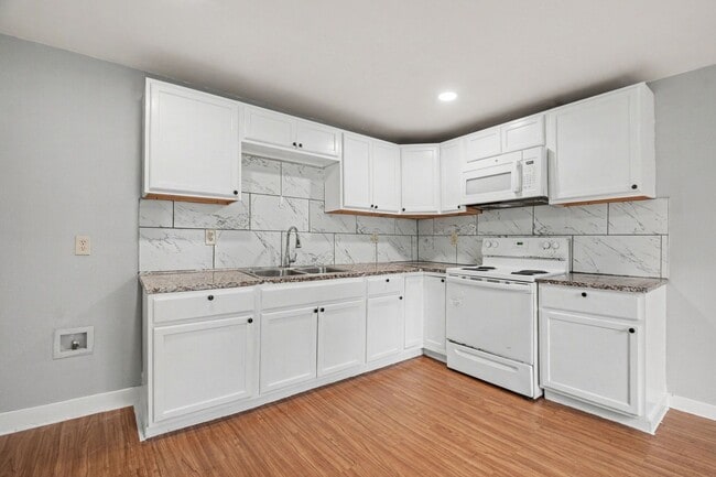 Building Photo - Affordable spacious 3bed/1bath unit!