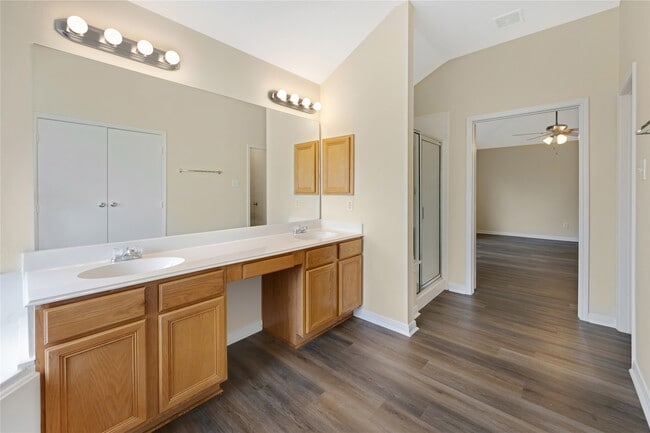 Building Photo - 3010 Palace Oaks Dr