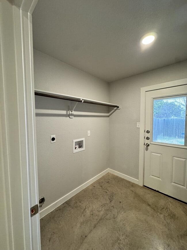 Building Photo - 1415 Shoshoni Trail