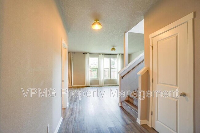 Building Photo - 7510 NE 124th Ave