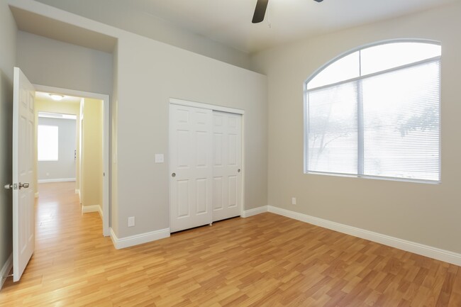 Building Photo - 1016 Venetian Hills Lane