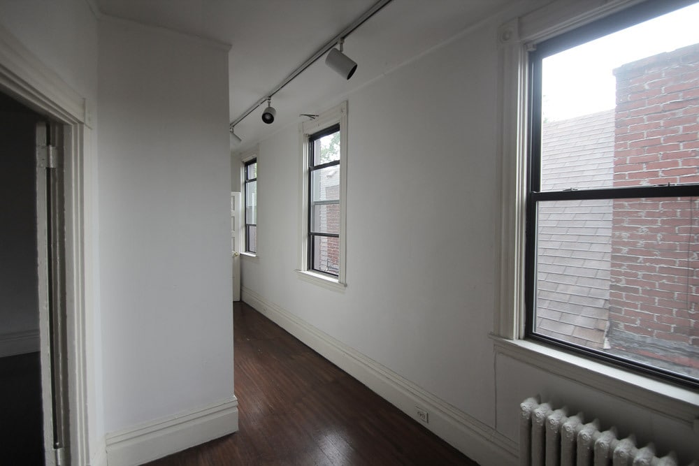 Building Photo - 405 Peebles St