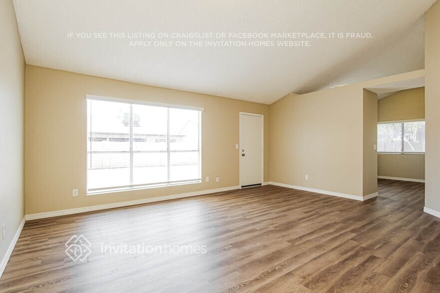 Building Photo - 8939 W Vogel Ave