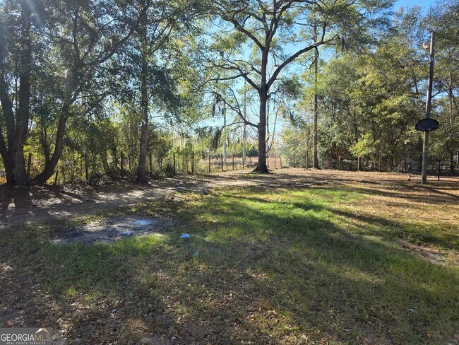 Building Photo - 203 River Oak Dr