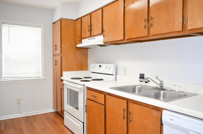 Building Photo - 249 Schultz St