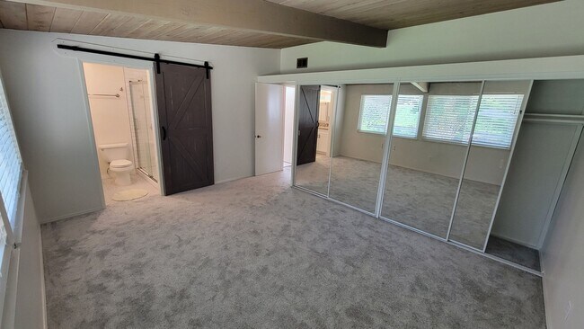 Building Photo - Beautifully renovated 4bd/2ba home in Bay Ho!