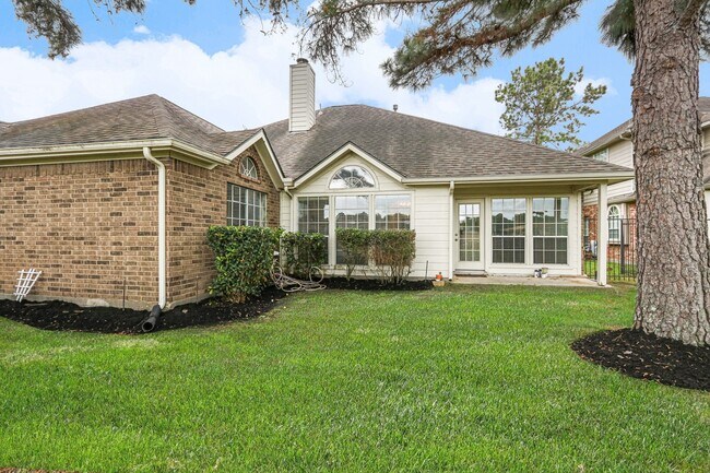 Building Photo - 16434 Red Crest Dr